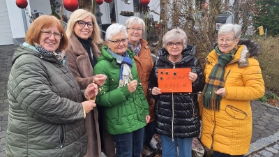 Das Vorstandsteam des Hahnbacher Frauenbundes freut sich, dass das Mitwirken am Adventsmarkt in Hahnbach erfolgreich gestaltet werden konnte. (Bild: Margarete Hirsch)