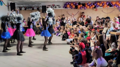 Auftritt der Stullner Kindergarde. (Bild: Martin Eules)