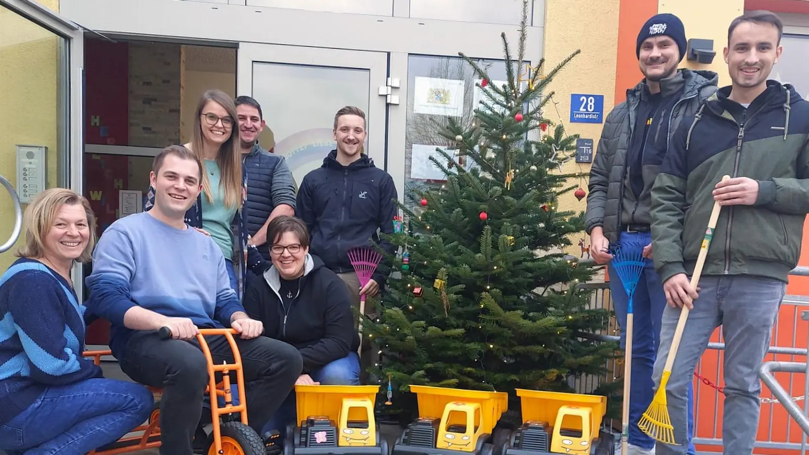 „Helfen für eine gute Tat“: Landjugend Stein sammelt Spenden für den Kindergarten Regenbogen.<br> (Bild: Gabi Gebert)