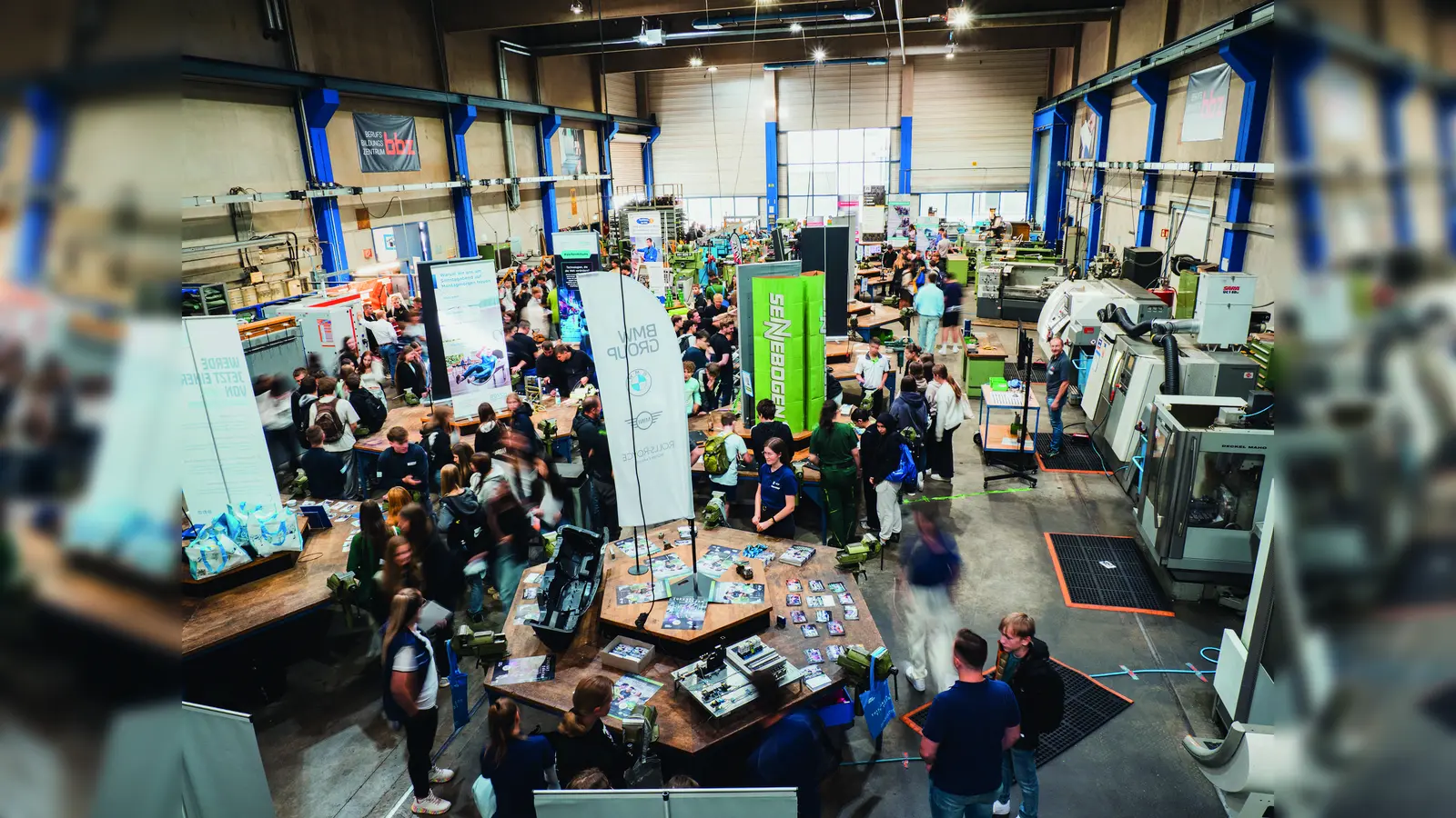 Volles Haus im BBZ: Der Berufs-Erlebnis-Tag 2025 endet mit einem Aussteller- und Besucherrekord. (Bild: Ines Bucher )
